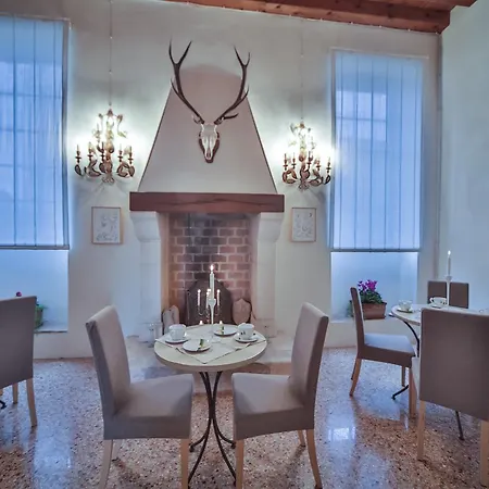 فندق مبيت وإفطار B&B Villa Trissino Rossi *