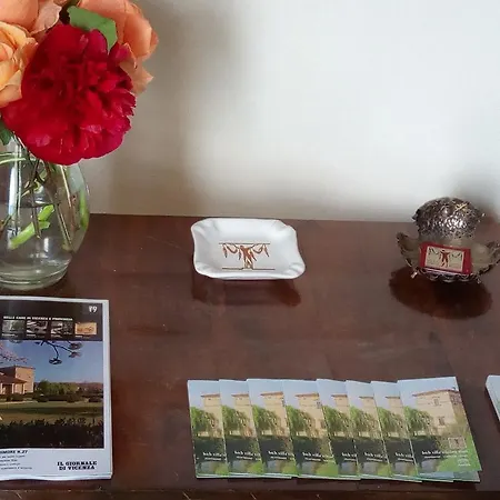 فندق مبيت وإفطار B&B Villa Trissino Rossi *